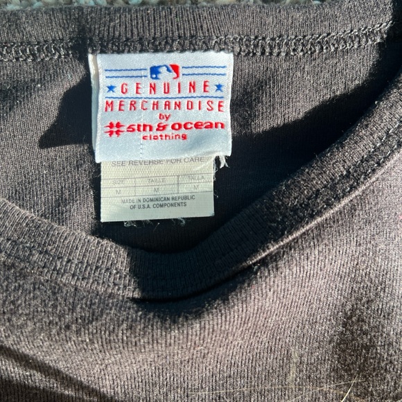 Seattle Mariners Black and Gold Women’s Tshirt - Picture 2 of 5